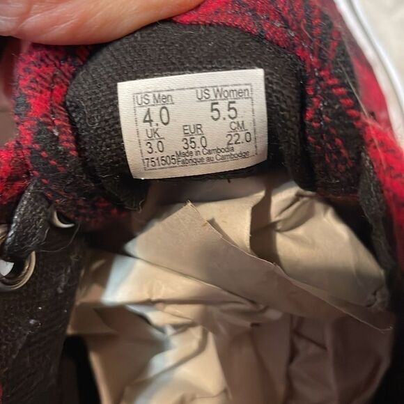 Vans women’s flannel scotch plaid tie sneakers. Size 5.5 - Picture 4 of 7